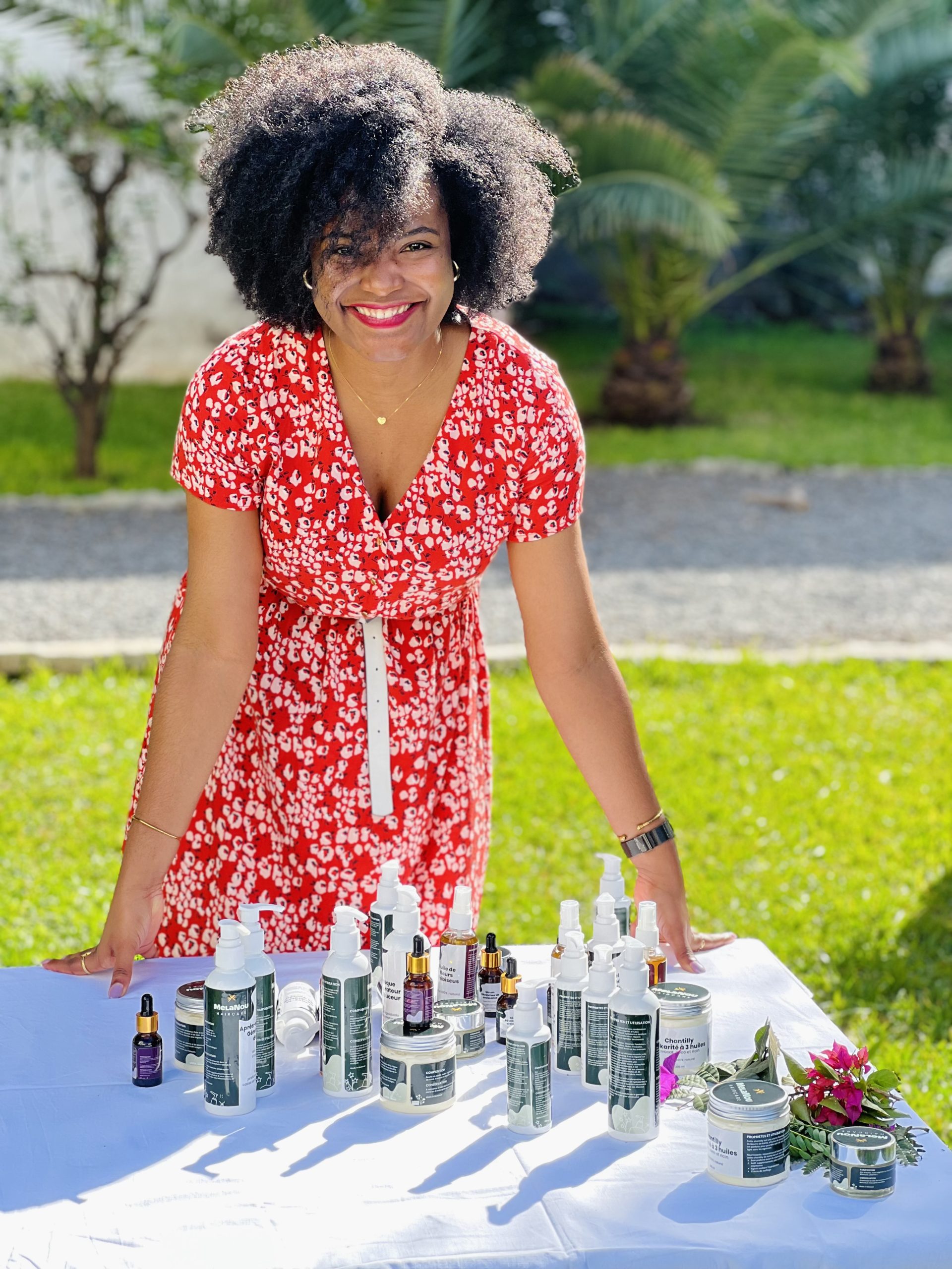 Carelle Djiomou, Fondatrice de MelaNou Hair Care« Sublimer ses cheveux sans y ajouter d’artifice… »
